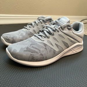 ASICS Comutora Mx Women’s Running Shoe Grey/White Camo. Women’s Size 9.